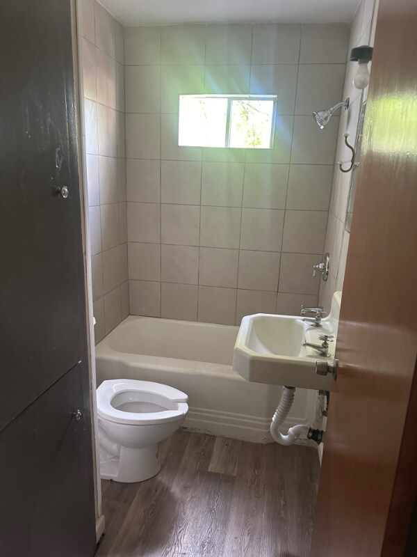 Building Photo - 3821 Homan Ave