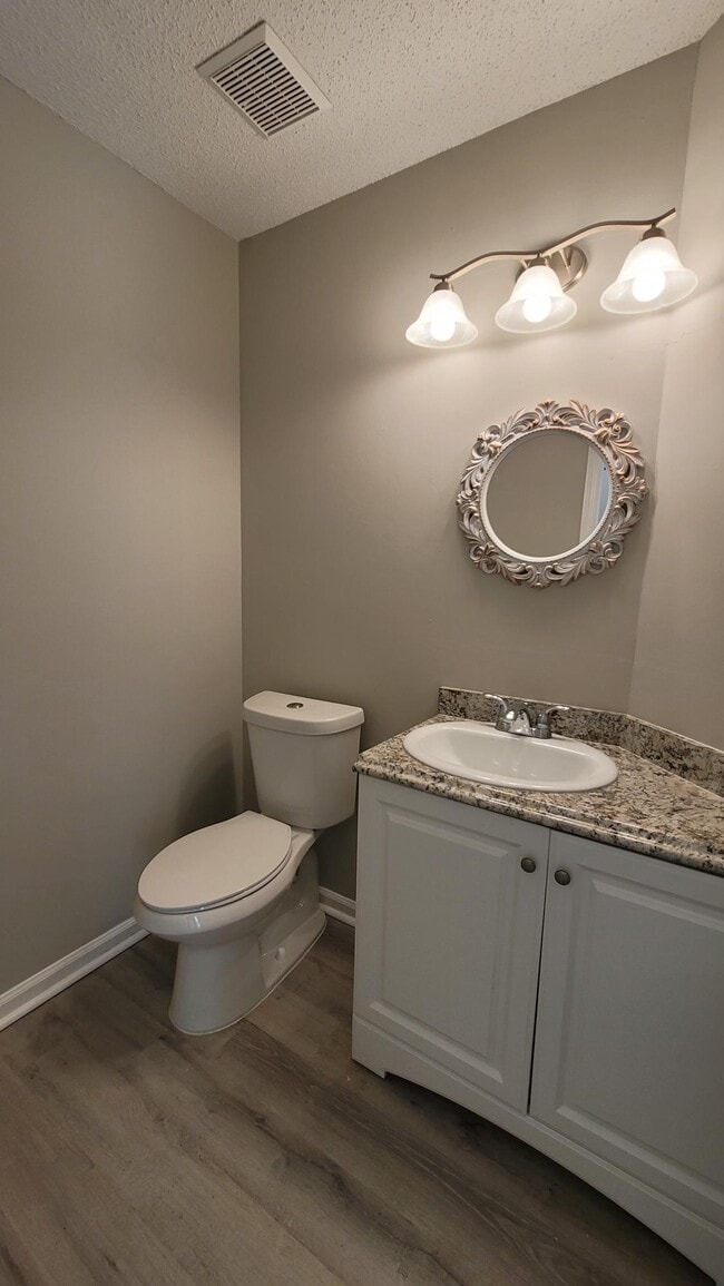 Building Photo - 3947 LAURELWOOD Dr