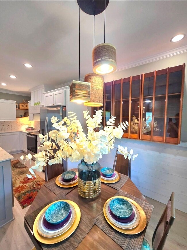 Building Photo - 121 12th St