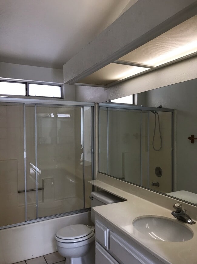 Building Photo - 4bd 3ba Charming Home For Rent!