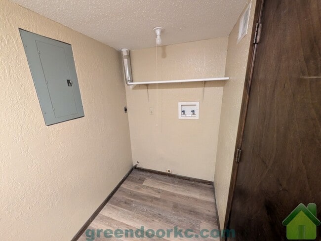 Building Photo - 16600 W 141st St