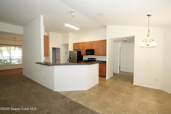 Building Photo - 2295 Botanica Cir
