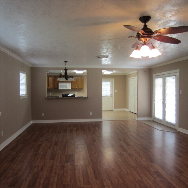 Building Photo - 18675 Ferne Dr