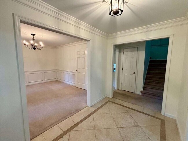 Building Photo - 4160 Creekwood Dr