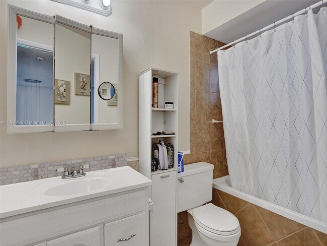 Building Photo - 8662 Bridle Path Ct