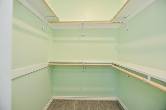 Building Photo - 239 Broadhurst Dr