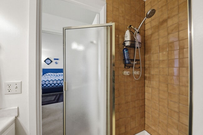 Building Photo - 1208 Admiralty Ln