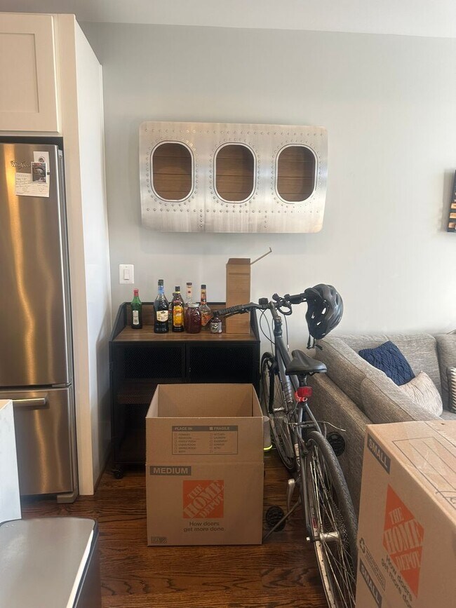 Building Photo - Modern Features Columbia Heights Neighborhood 2 Bedroom 2 Bath Condo with Balcony Pet Friendly