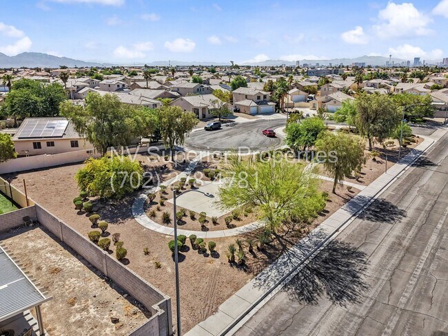 Building Photo - NW!! 4 bedrooms!! Bed & Bath DownStairs!!! RV Parking!!! Synthetic Grass Front yard!! Real Grass ...