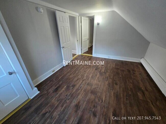 Building Photo - 402-404 Hammond Street-Apt. #3