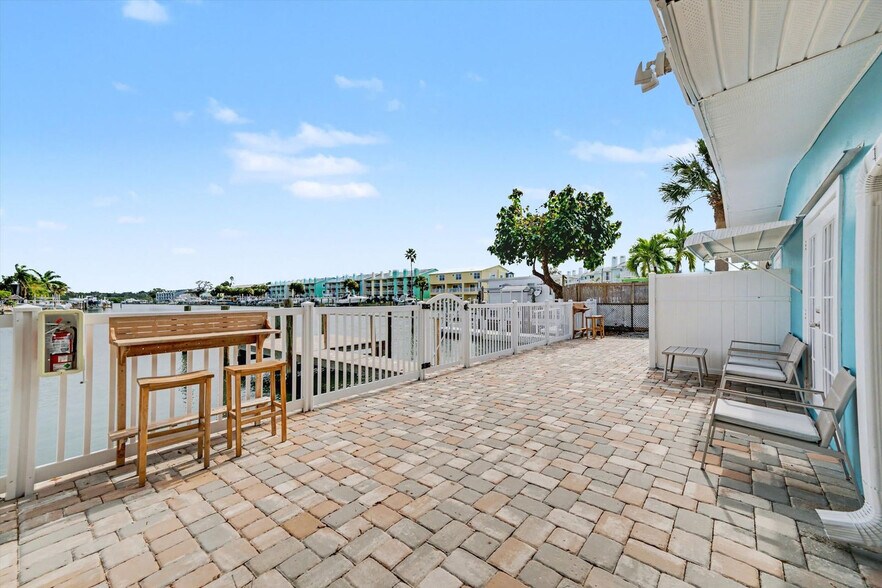 Building Photo - 711 E Gulf Blvd