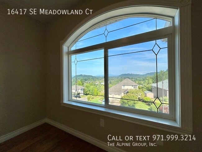 Building Photo - 16417 SE Meadowland Ct