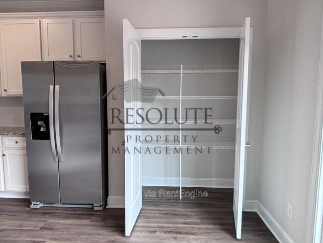 Building Photo - 5122 River Towns Dr