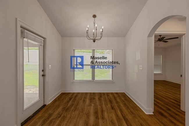 Building Photo - 3 Bed/2 Bath Home in Silver Ridge