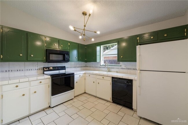 Building Photo - 18 Martin Ave