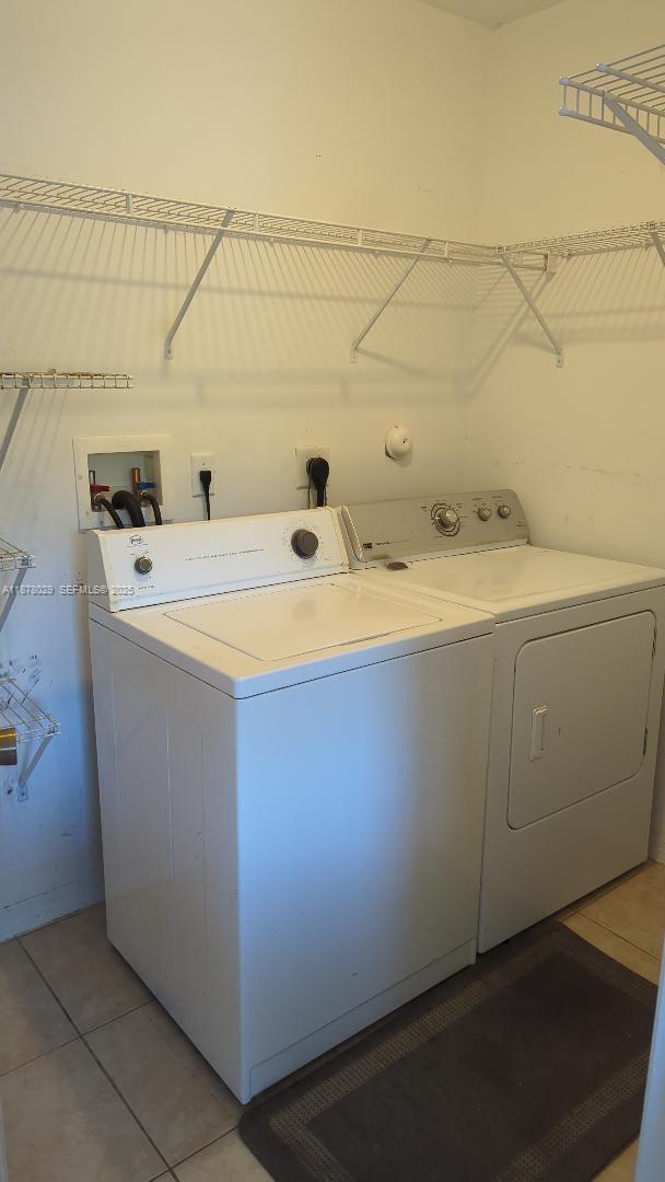 Building Photo - 4960 Windward Way