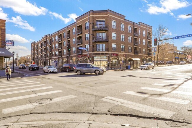 Building Photo - 15 E Franklin Ave