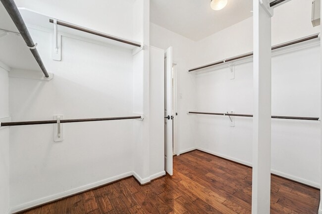 Building Photo - 2421 Beall St