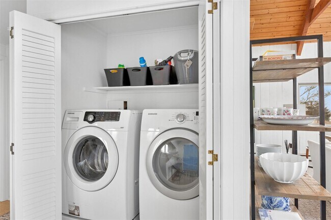 Building Photo - 298 Dune Rd