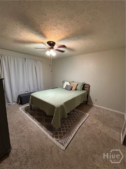 Building Photo - 109 Live Oak Cir