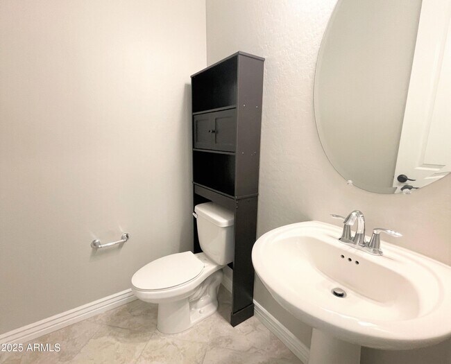 Building Photo - 21046 E Mayberry Rd