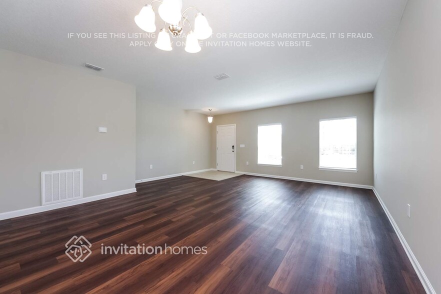 Building Photo - 1530 Corbett Ln