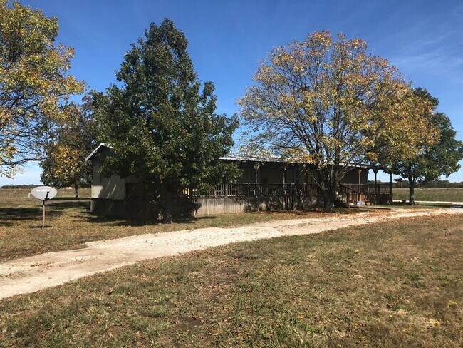 Primary Photo - 393 Buck Creek Rd