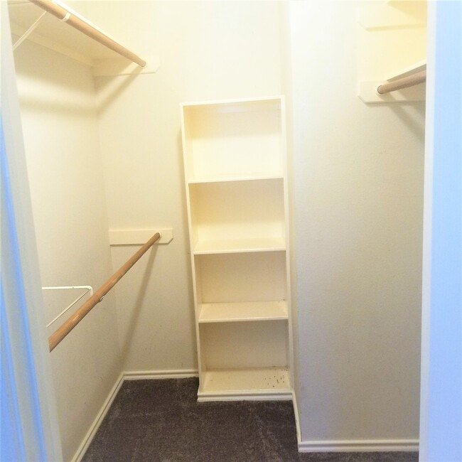 Building Photo - 46 Wineberry Pl