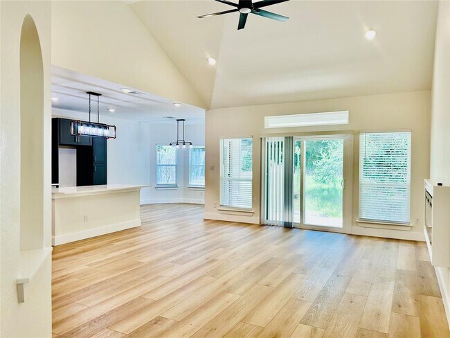 Building Photo - 15113 N Flamingo Dr