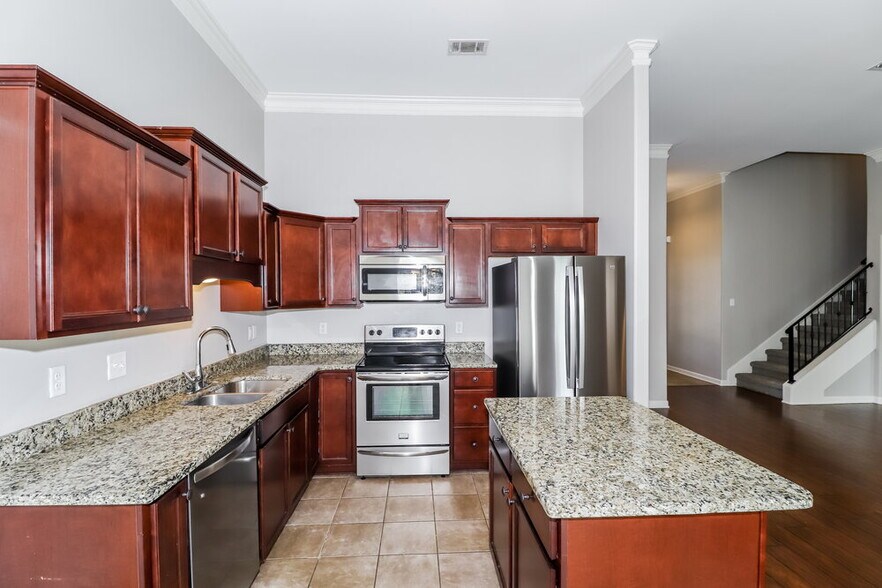 Building Photo - 45 Green Hills Dr