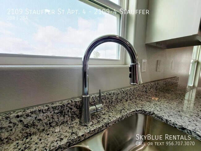 Building Photo - 2109 Stauffers St