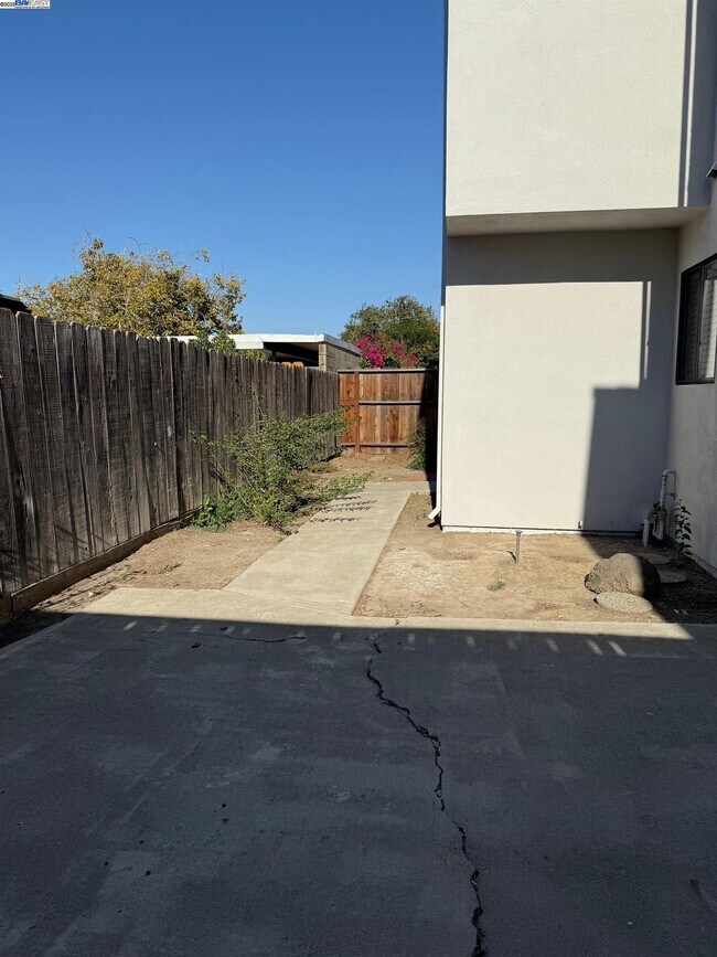 Building Photo - 101 E Portola Way