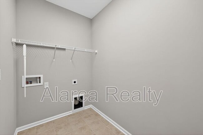 Building Photo - 256 W Waterlynn Rd