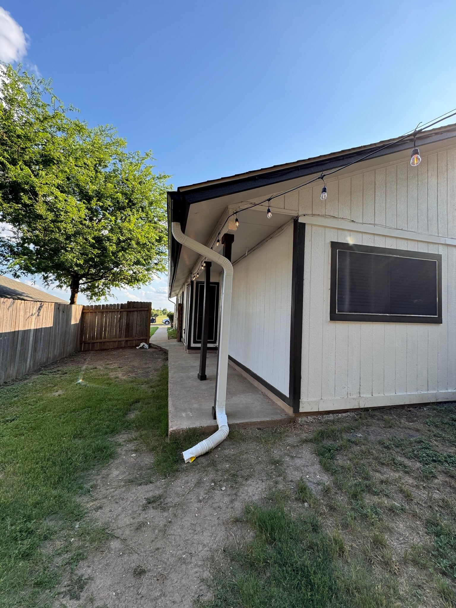 Building Photo - 1220 Tartan Ln