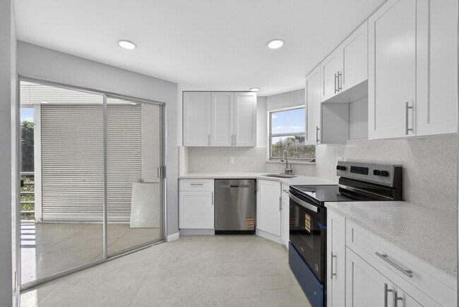 Building Photo - 3590 Via Poinciana