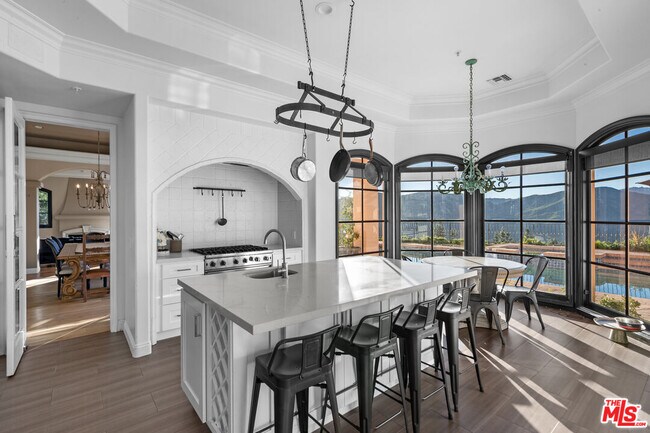 Building Photo - 1415 Cuesta Linda Dr