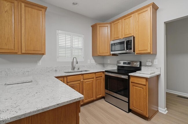 Building Photo - 108 Henson Pl