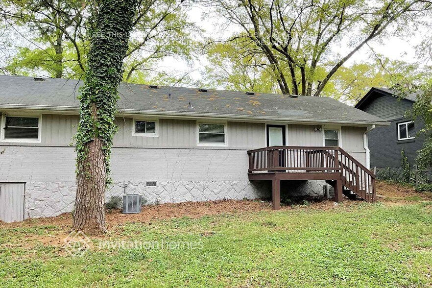 Building Photo - 1847 Rosewood Rd