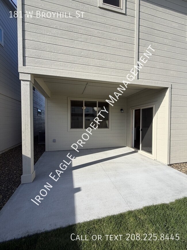 Building Photo - 181 W Broyhill St