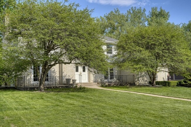 Building Photo - 5721 Londonderry Rd