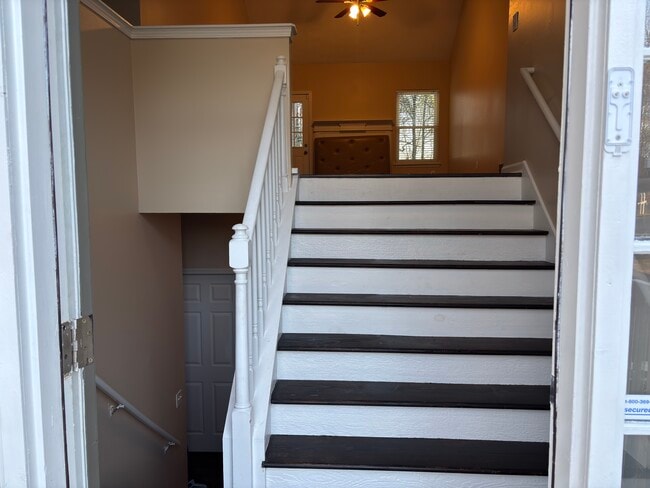 Building Photo - 3410 Camens Ct NE