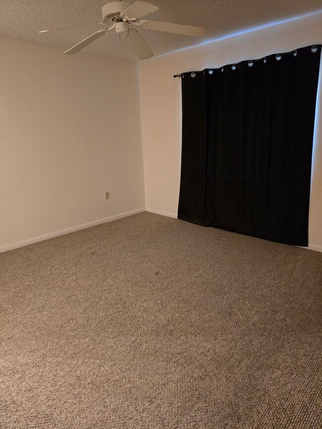 Building Photo - 1200 Tamiami Ln