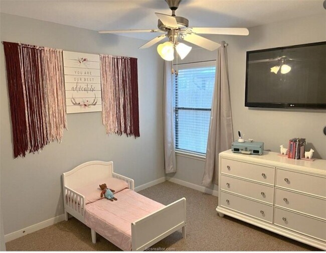 Building Photo - 244 Fieldstone Pl