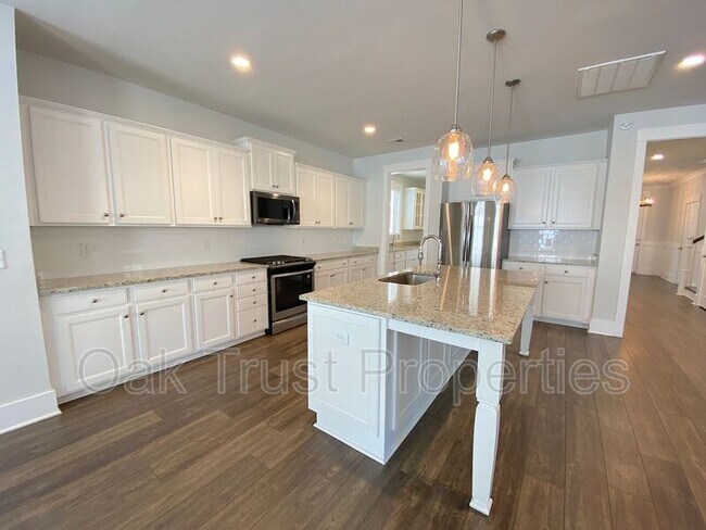 Building Photo - 225 Scholar Way