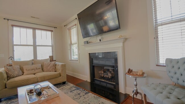 Building Photo - Cozy 3 Bedroom, 2 Bath, Fenced in Backyard in the Neighborhoods of Holly Ridge