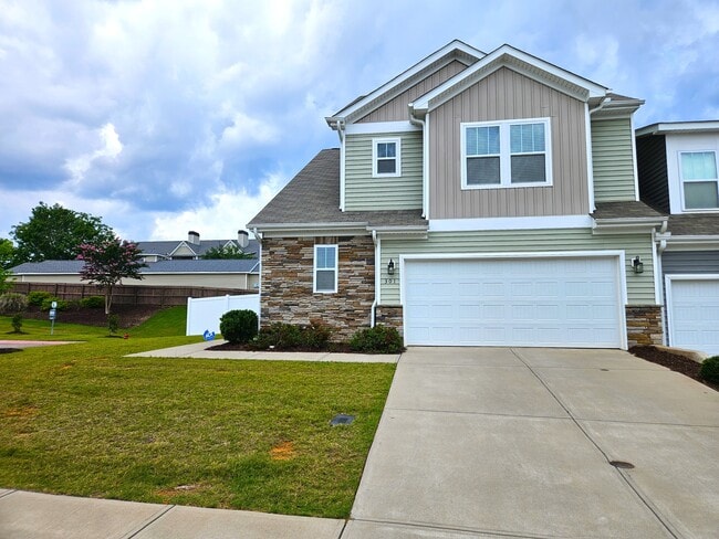 Building Photo - 301 Albemarle Ln