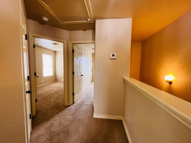 Building Photo - 5105 Flipper Dr
