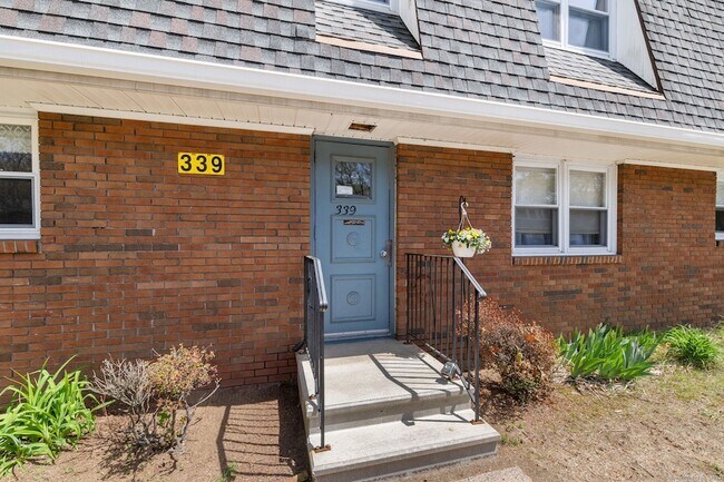 Building Photo - 339 Dunfey Ln