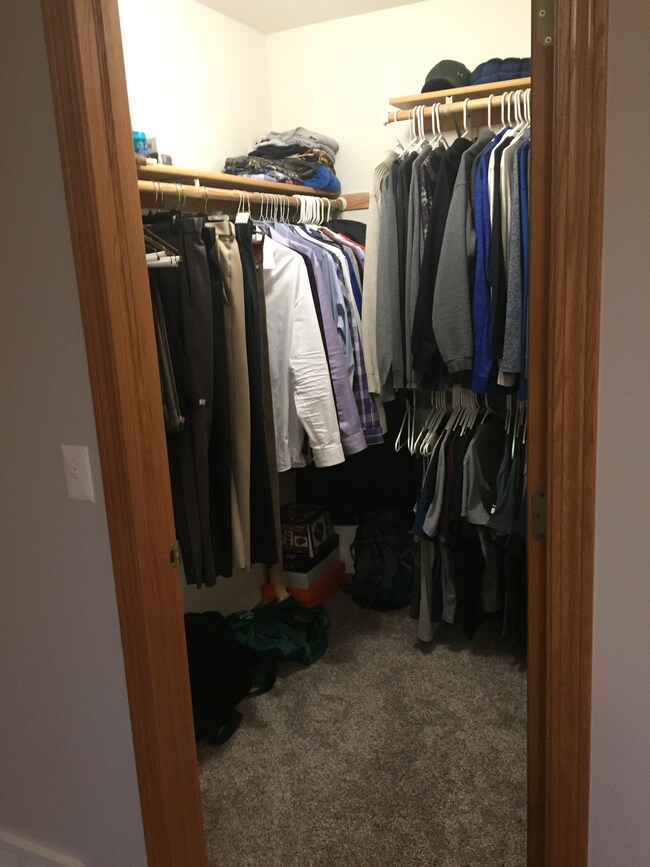 Master Closet - 611 Wellington Dr