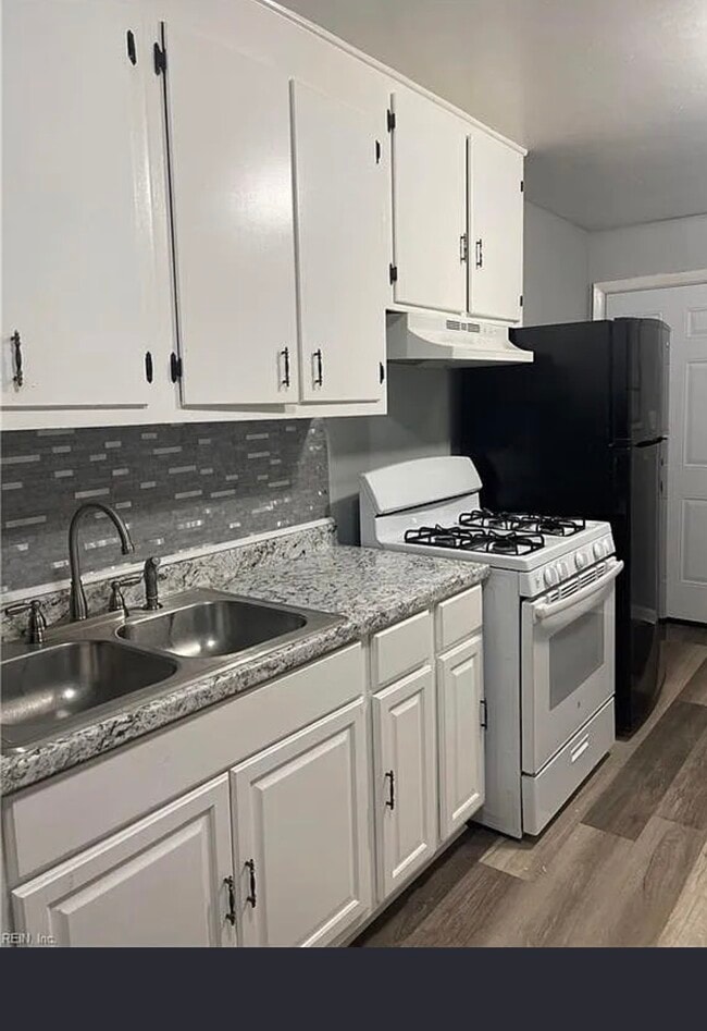 Building Photo - 633 42nd St